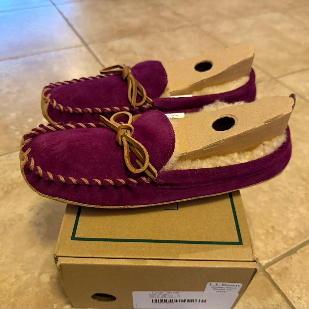 L.L. BEAN big kids Wicked Good Slippers - Picture 9 of 16